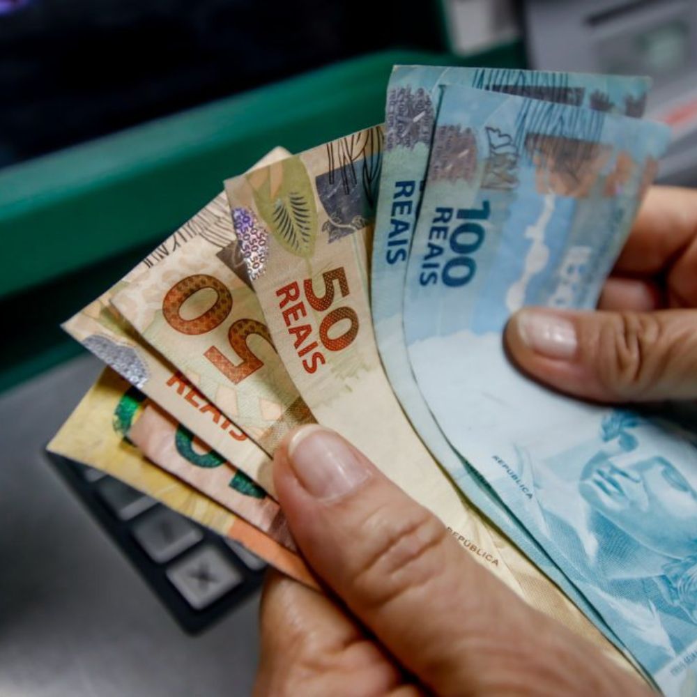 Saque-aniversário do FGTS: brasileiros podem resgatar valores em abril