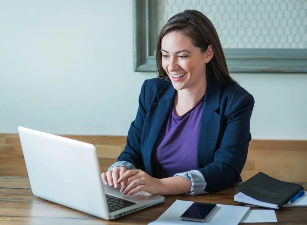 SENAI abre inscrições para duas vagas home office com salário de R$ 4.402,55 para candidatos de todo o Brasil / Foto: Divulgação