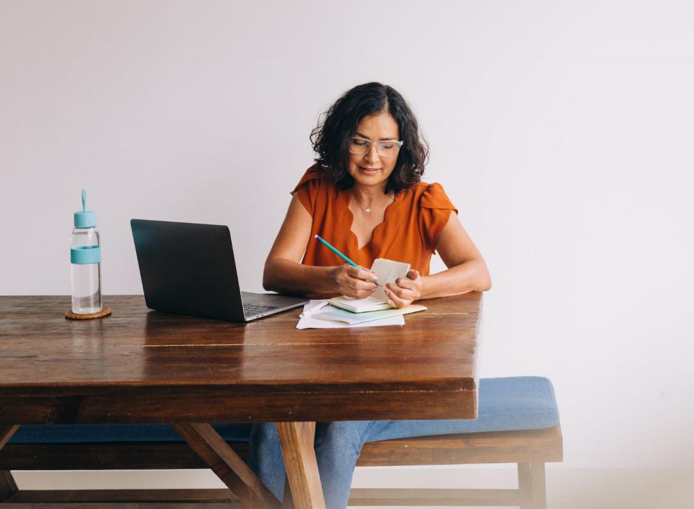 Unimed abre processo seletivo para Home Office com salário de R$ 4.271,50 e benefícios de até R$ 800,00 / Foto: Divulgação