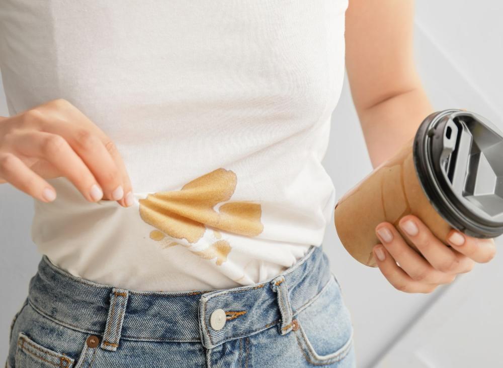 Como tirar manchas de roupa branca: dicas infalíveis para manter suas peças impecáveis / Foto: Divulgação