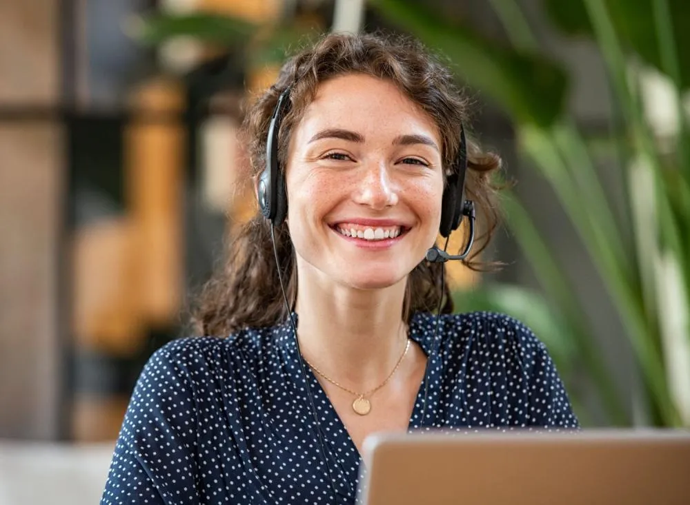 Trabalhe Home Office com Atendimento ao Cliente; vaga com remuneração de R$ 1.763 mais auxílio home office
