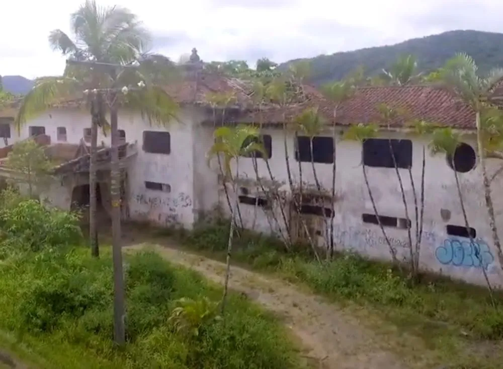 Hotel ‘mal-assombrado’ no Vale do Ribeira preocupa moradores por abandono