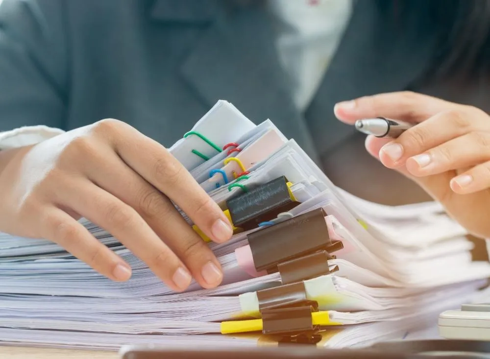 Vaga FIEMG para Auxiliar de Secretaria Escolar com remuneração de R$ 2.040,00 para ensino médio completo / Foto: Reprodução