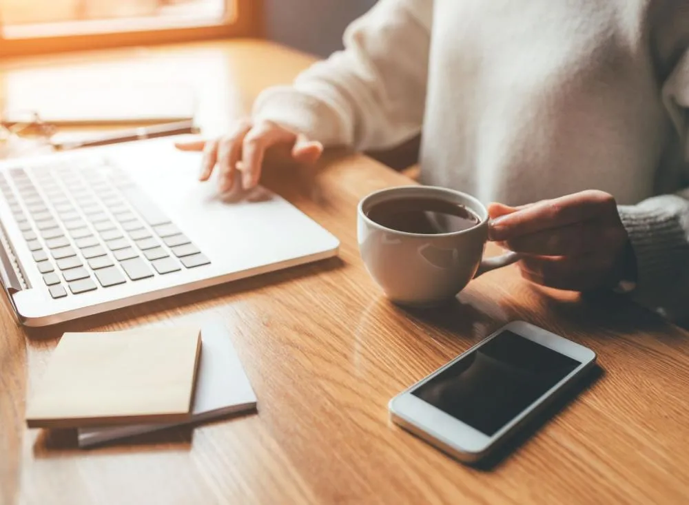 Empresa oferece notebook e celular para Trabalhar em Casa: Oportunidade com Salário de R$ 2500,00 / Foto: Divulgação