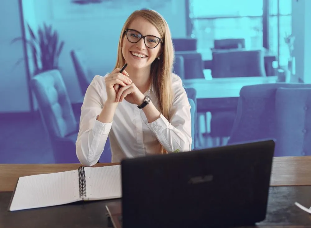Vaga Home Office para Assistente de Cadastro com remuneração, notebook e equipamentos fornecidos pela empresa 
