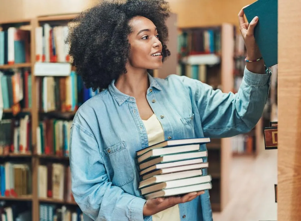 SESI abre inscrições para Auxiliar de Biblioteca com remuneração de R$ 1.780,01 para ensino médio completo / Foto: Divulgação