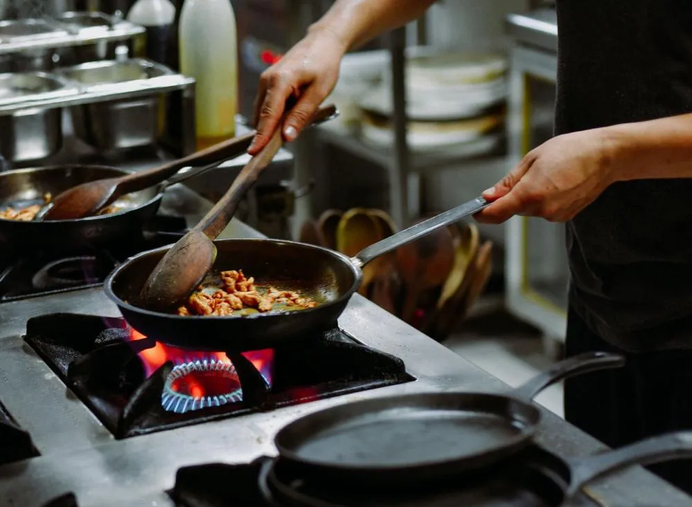 Restaurante em Registro abre vaga para cozinheira(o) com início imediato / Foto: Divulgação
