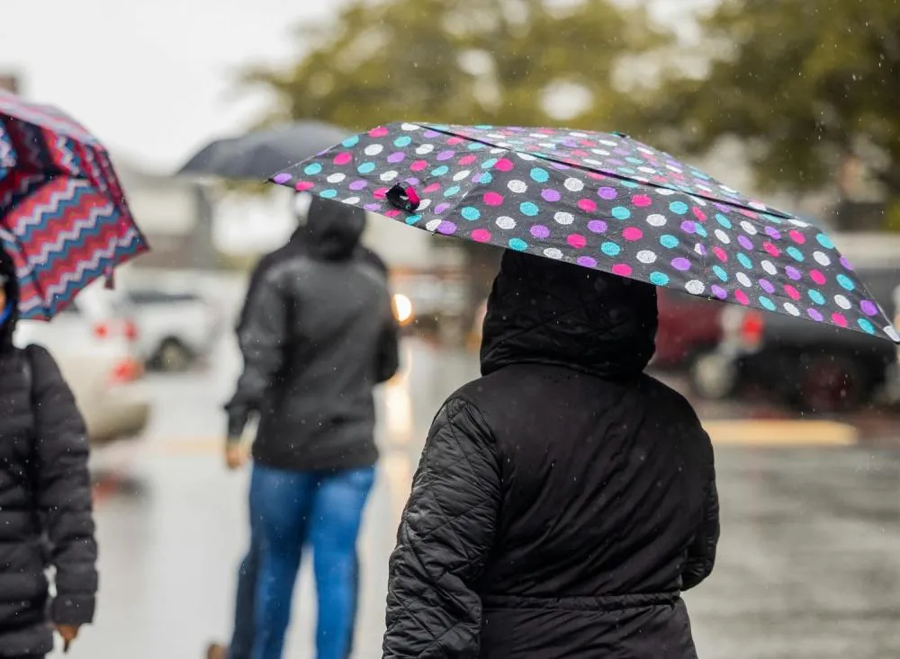 Defesa Civil mantém alerta para temporais e avanço de frente fria até sexta-feira (10)