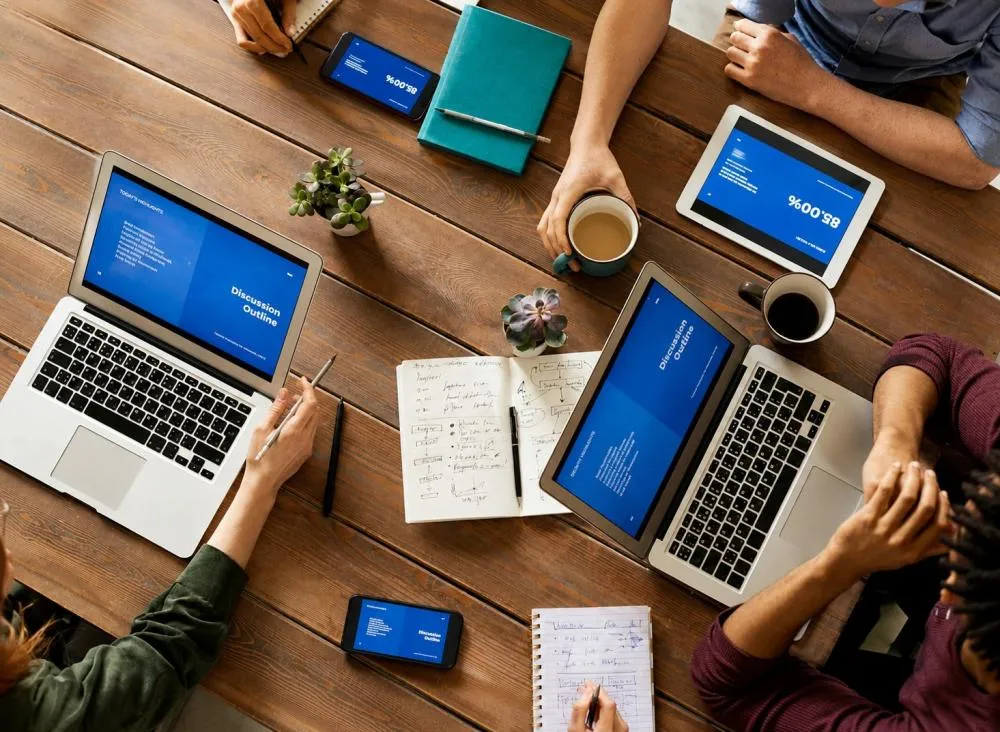 Trabalho remoto e Híbrido: Processo seletivo Asaas abre mais de 30 vagas de emprego em diversas áreas no Brasil / Foto: Gerada por IA