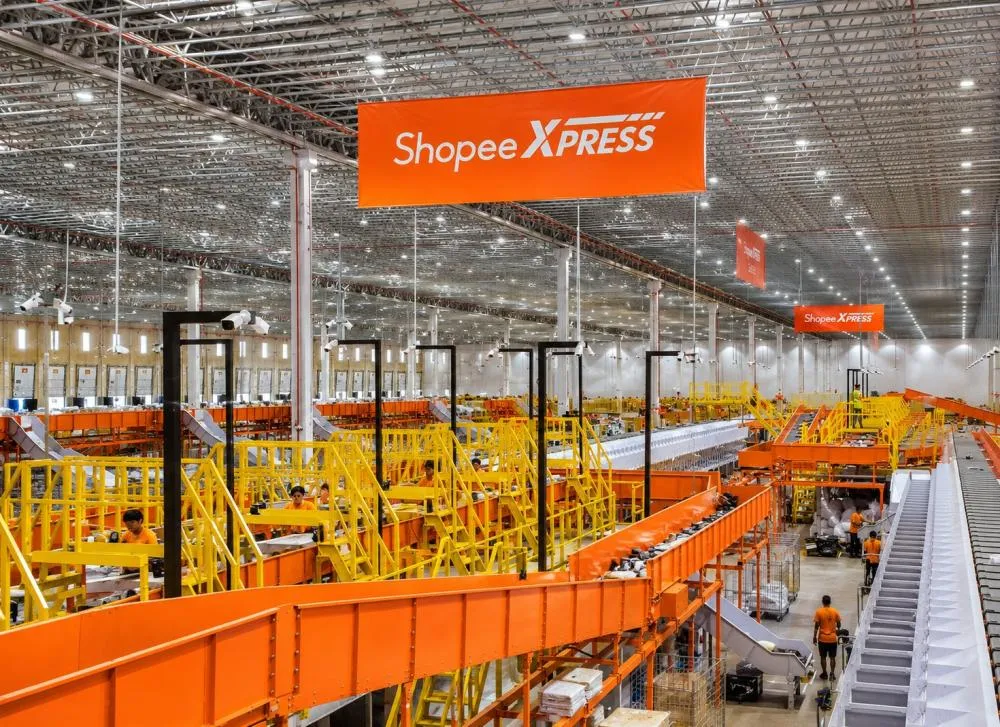 Shopee abre 403 vagas de emprego em processo seletivo com salários de até R$ 5 mil / Foto: Gerada por IA