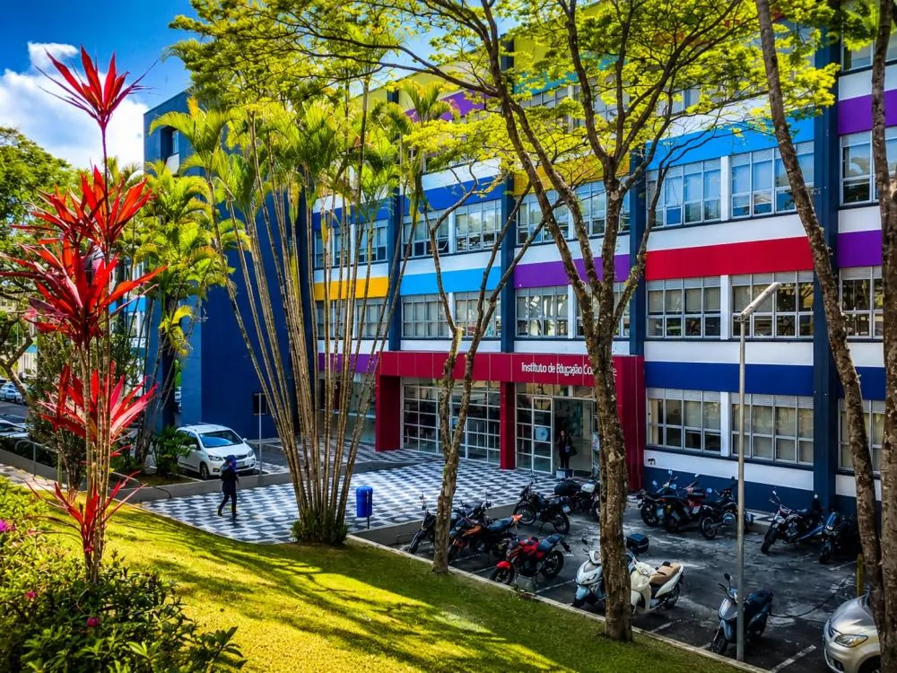 Prefeitura abre processo seletivo com 1.307 vagas de emprego / Foto: Gerada por IA