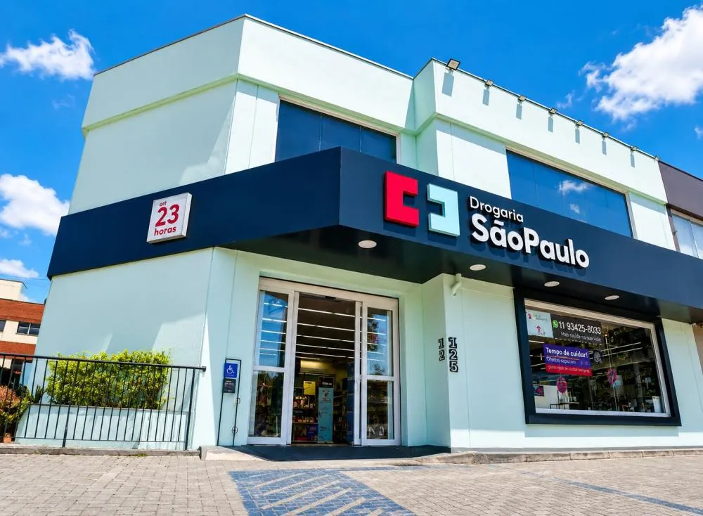 Processo Seletivo abre 500 vagas para ensino médio sem experiência para Atendente com salário de R$ 1.990 e benefícios /Foto: Gerada por IA